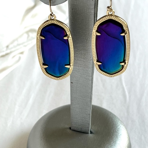 NWOT RARE & Retired Kendra Scott Elle Earrings Black Iridescent & Yellow Gold😊 - Picture 16 of 16